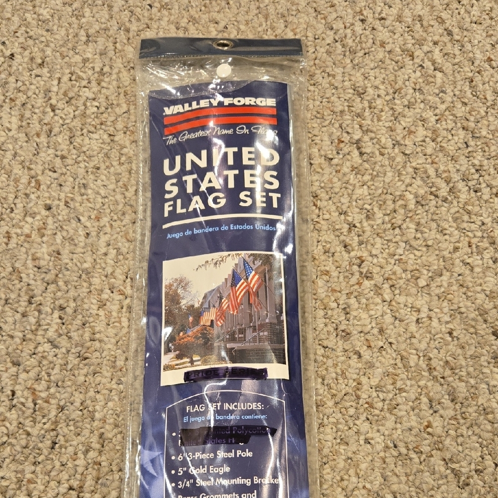 VALLEY FORGE Flag Pole & Mounting Bracket